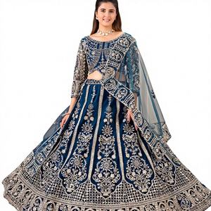 Lehenga Choli pour mariages, fêtes et célébrations - Style traditionnel, matériaux recyclés - Product Image 1