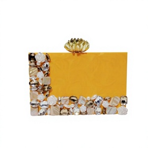Pochette en résine jaune avec décoration de perles de cristal pour soirée - Product Image 1