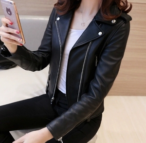 Petit manteau court et mince en <span class=keywords><strong>cuir</strong></span> PU pour femmes en gros pour le printemps automne vêtements de moto coupe-vent doublure en nylon fermeture à glissière - Product Image 3