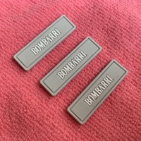 Étiquette en caoutchouc souple avec logo simple, étiquette en silicone 2D simple pour bikini