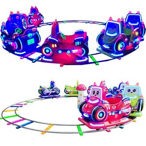 Manège d'extérieur 6 places pour enfants, avec fonction de levage rotatif, thème avion, piste arc-en-ciel, train, carrousel et balançoire, pour écoles et centres commerciaux - Product Image 1