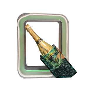 Bandeja de exhibición de vino con luz LED verde en ángulo para juegos de servicio de champán - Product Image 5