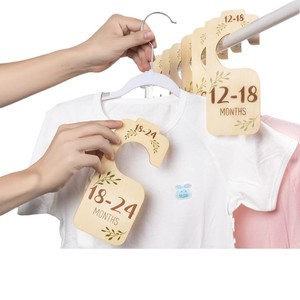Fornitore Set di 8 bellissimi vestiti in <span class=keywords><strong>legno</strong></span> a doppia faccia per bambini dimensioni appendiabiti Organizer per Boho vivaio decorazione - Product Image 4