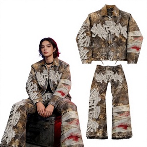 Fabricant de survêtements, logo brodé personnalisé, veste en toile denim camouflage vieilli et pantalon cargo pour hommes - Product Image 1