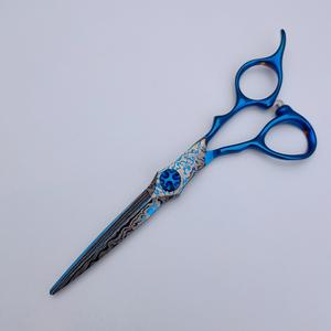 Tijeras de peluquería Blue Enchantress de 6.0 pulgadas, tijeras de entresacar con patrón de Damasco, para diestros, uso estético - Product Image 4