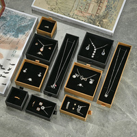 Boîte à bijoux coulissante en papier kraft noir et marron multi-tailles avec logo personnalisé pour boucles d'oreilles et colliers