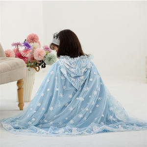 Vente flash - Cape de <span class=keywords><strong>la</strong></span> <span class=keywords><strong>Reine</strong></span> <span class=keywords><strong>des</strong></span> <span class=keywords><strong>Neiges</strong></span> <span class=keywords><strong>Elsa</strong></span> pour enfants, capes de princesse pour filles, cape d'hiver pour enfants pour Halloween et Noël - Product Image 4