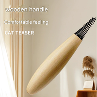 Bâton de chat ergonomique classique en bois écologique avec plumes interchangeables, fil flexible et clochette pour chaton