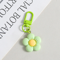 Ornamen Gantungan DIY Kecil dan Segar dari Plastik PVC Berwarna-warni, Kemasan Bentuk Hati, Gantungan Kunci Bunga Resin Berwarna untuk Anak Perempuan