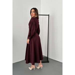 Robe scuba bordeaux coupe trapèze, col rond, taille naturelle, en tissu tissé, confortable, pour le bureau - Product Image 1