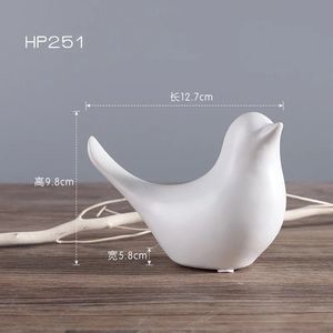 Vente en gros de décoration d'<span class=keywords><strong>oiseau</strong></span> en céramique noire et blanche créative ornements de style moderne pour décor de figurine d'<span class=keywords><strong>oiseau</strong></span> de bureau de salon - Product Image 4