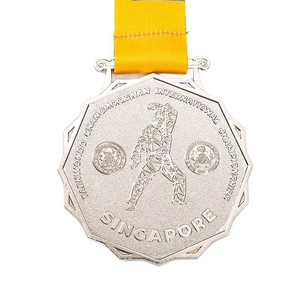 Médaille de marathon en alliage de zinc Weitong, logo personnalisé, événement sportif, compétition d'entreprise, médaille commémorative en métal, Singapour - Product Image 1