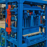 Machine de fabrication de blocs de briques en béton de ciment entièrement automatique QTJ4-30 4 6 8 9 pouces noyau de PLC de moule de pavé de route creux de verrouillage
