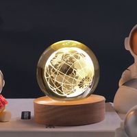 Offre Spéciale Décor Cadeau Gravure Lampe lune saturne Verre USB 3D Planète Boule De Cristal Avec Base En Bois