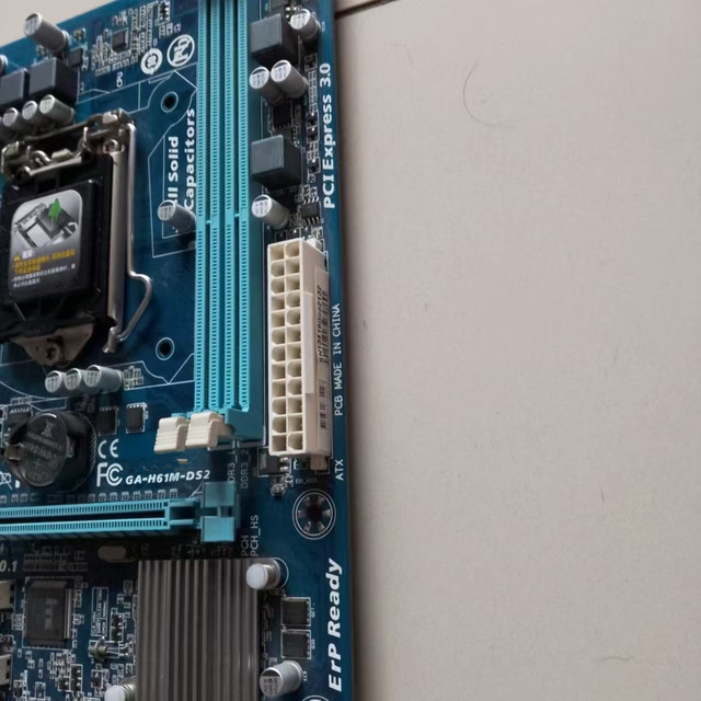 H61M-DS2 Used Motherboard with LGA1155 Socket Supports 7th 6th Core Processors