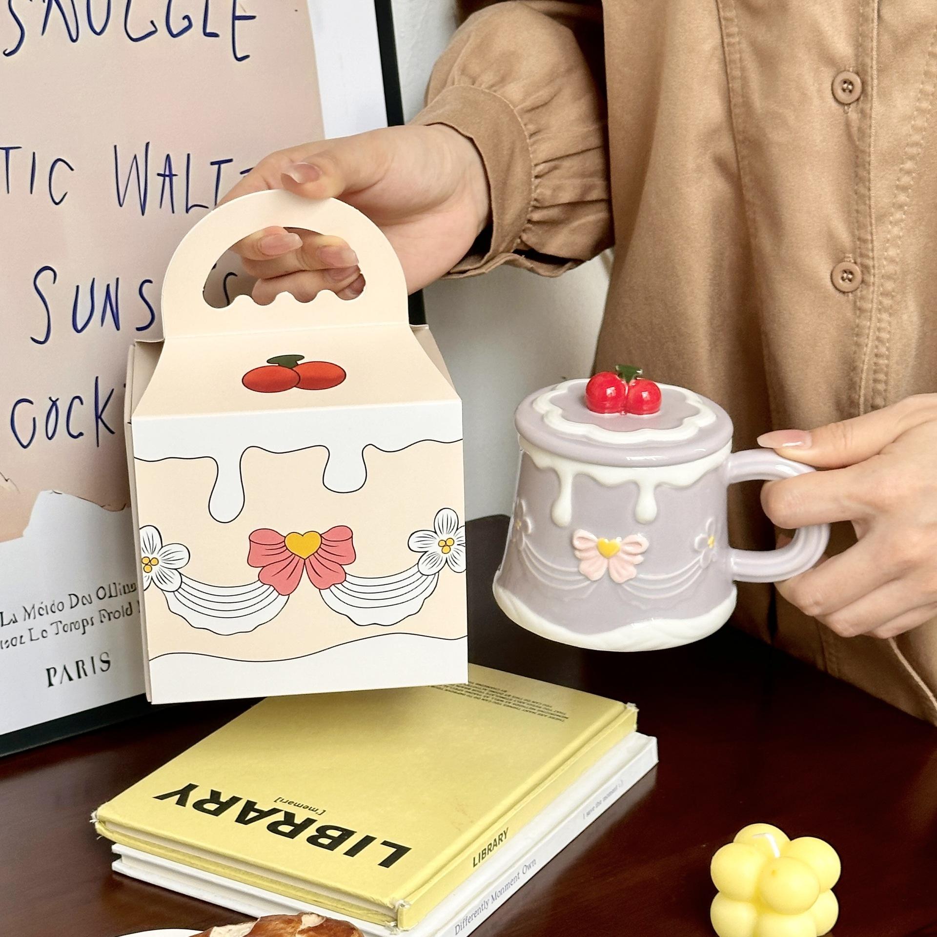 Tasse à gâteau aux cerises violettes + étui de transport