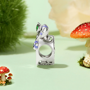 Colgante con diseño del Gato de Cheshire, chapado en plata, con incrustaciones de amatista, para regalo unisex - Product Image 2