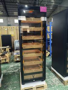 Humidor vertical independiente para cigarros NE-154-8 comercial de 420L con capacidad para 1800 cigarros, control de temperatura y humedad constantes. - Product Image 2