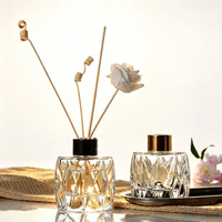 En gros, Flacon diffuseur en verre de luxe 50ml 100ml, pour ensemble d'aromathérapie à bâtonnets, vide, sérigraphie, forme losange, décoration intérieure