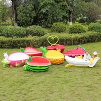 Haute qualité parc d'attractions personnalisé fruits ananas fraise dessin animé Table et chaises résine fibre de verre Statue pour la décoration