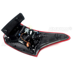 Pour Mitsubishi Outlander 2016-2021 : Ensemble de feux arrière (feu stop, clignotant) extérieur gauche et droit - Product Image 6