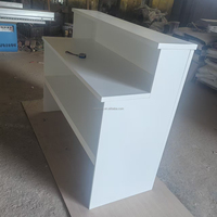 Table de bar carrée pliable blanche peinte sur mesure pour événements festifs et réceptions de mariage