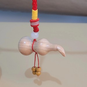 Exquisito y astuto adorno colgante de calabaza de madera de durazno, accesorio para coche, amuleto de la fortuna, pieza de mano de estilo chino - Product Image 3
