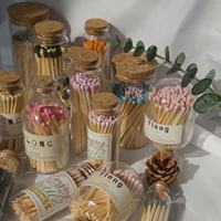 Allumettes en verre de sécurité modernes personnalisées en gros avec têtes colorées et longs bâtonnets en bois écologiques pour pots à bougies