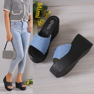 Nouvelles sandales compensées d'été pour femmes à plateforme épaisse, grandes tailles, chaussures simples d'extérieur - Product Image 1