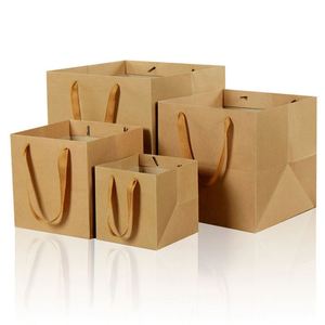 Bolsas de Papel para Regalo y Compras, Color Marrón Reciclado, Personalizadas, con Asa de Listón, Precio de Fábrica, Venta al Por Mayor - Product Image 1