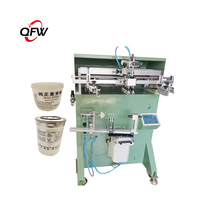 Máquina de Serigrafía Semiautomática QFW para Macetas de Plástico y Jarrones de Cerámica, Diseño Curvo y Cilíndrico, Nueva, Capacidad de 1200 Piezas/hora