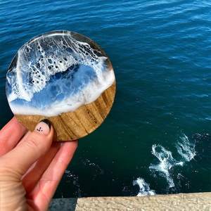 Elegantes Posavasos de Madera y Resina Natural, Hechos a Mano con Madera y Resina de Alta Calidad, Perfectos para Uso Diario u Ocasiones Especiales - Product Image 4