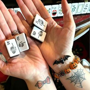 Set di Tessere Mahjong in Acrilico con Tema Halloween American Black Label, Gioco <span class=keywords><strong>da</strong></span> <span class=keywords><strong>Tavolo</strong></span> <span class=keywords><strong>per</strong></span> Intrattenimento <span class=keywords><strong>Adulti</strong></span> e Feste - Product Image 4