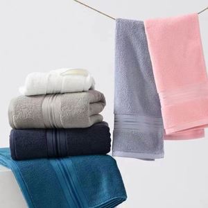 Serviette de bain pour adulte en coton pur, épaissie et surdimensionnée 70*150, avec logo personnalisé, douce et absorbante, jacquard, pour homme, usage domestique ou hôtelier - Product Image 2