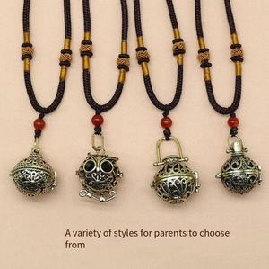 Collar Difusor <span class=keywords><strong>de</strong></span> Aromaterapia Antiguo al por Mayor con Colgante <span class=keywords><strong>de</strong></span> Bola <span class=keywords><strong>de</strong></span> Lava para Aceites Esenciales para Hombres y Mujeres - Product Image 2