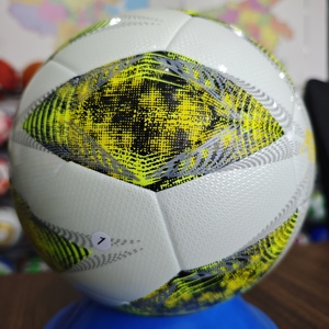 Fabrication de 32 ballons de football personnalisés avec logo, fournisseur de ballons de football en PVC et PU, taille <span class=keywords><strong>5</strong></span>, pour entraînement et matchs. - Product Image 1