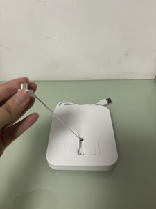 INSHOW Opción Sostenible A703 Soporte de Seguridad con Alarma Antirrobo para Apple <span class=keywords><strong>Earpods</strong></span> Carga Inalámbrica Hecho de ABS Duradero - Product Image 5