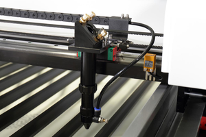 Machine de découpe et de gravure laser CO2 Senbai 80W pour acrylique, bois, verre, cristal, plastique - Système CNC refroidi à l'eau - Product Image 4