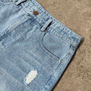 กางเกงขาสั้นออกกำลังกายผู้ชายรุ่นใหม่ ผ้าฝ้ายสั่งทำพิเศษ ความยาวระดับเข่า มีเชือกผูกเอว กางเกงขาสั้นผู้ชายสไตล์ Distressed สำหรับขาย - Product Image 3