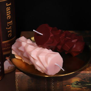 Bougie Géométrique à Basse Température Rose Bourgogne en Cire de Soja et Paraffine pour Massage Sensuel - Product Image 4