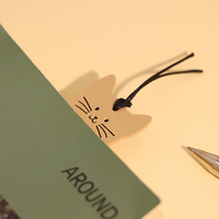 Katzen-Lesezeichen aus PU-Leder mit Stiftschlaufe, Niedlicher Tier-Seitenmarker, Stifthalter-Clip für Notizbücher, Planer, Schreibwaren, Geschenk