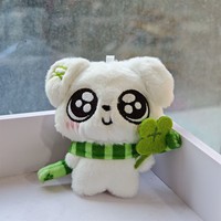 Porte-clés en peluche chiot blanc personnalisé, pendentif chien porte-bonheur trèfle à quatre feuilles, écharpe verte, décoration de sac mignonne, cadeau 10cm unisexe pour tous les âges