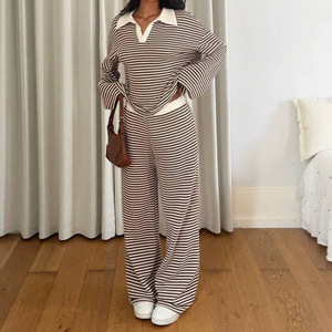 Set Loungewear da Donna a Righe in Maglia, Top con Colletto a Polo e Pantaloni a Gamba Larga, Completo Casual in Due Pezzi - Product Image 2