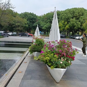 高品質のグラスファイバー製、ボート型の塗装済み、色をカスタマイズ可能な、屋内外兼用の家庭菜園用フロアスタンド型植木鉢、卸売 - Product Image 4