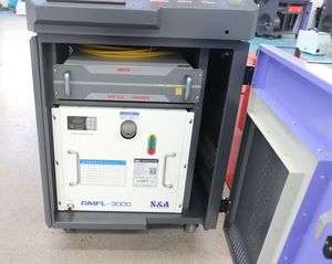 Máquina de Soldadura Láser de Fibra de Alta Eficiencia con Alimentador de Hilo Doble de 3000W MAX para Piezas Metálicas, Venta al Por Mayor de Fábrica - Product Image 1