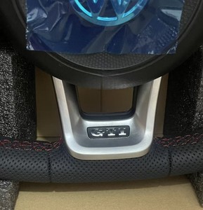 Volante de Cuero Perforado para vw GTI GTD Amarok Passat <span class=keywords><strong>Golf</strong></span> 4 5 6 7 <span class=keywords><strong>8</strong></span> MK4 5 6 7 <span class=keywords><strong>8</strong></span> R GTE Variant R-Line T6 V6 Sedan <span class=keywords><strong>R32</strong></span> - Product Image 5