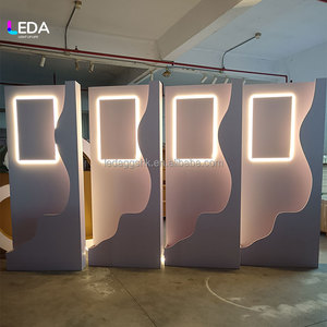 Nuevo Soporte de Fondo LEDA Moderno y Clásico de Acrílico Blanco con Letrero de Bienvenida para Decoración de Bodas, Eventos y Fiestas - Product Image 6