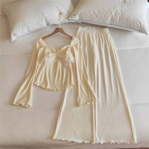 Nuovi pigiami da donna in stile francese, lussuoso velluto isola con imbottiture sul petto, abbigliamento per la casa, set caldo per primavera, autunno e inverno. - Product Image 6