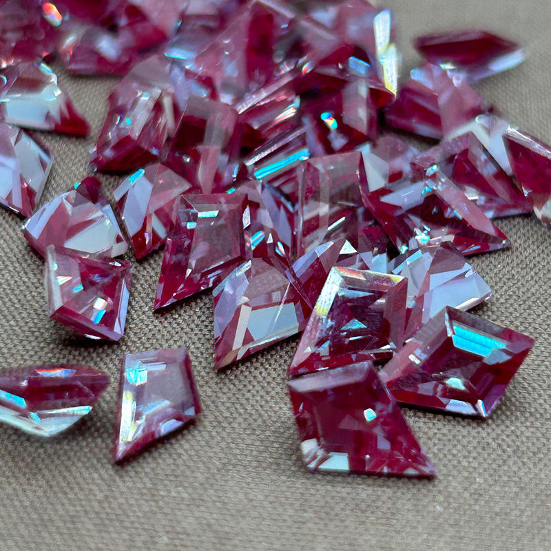 Alexandrite de laboratoire rouge 7X10