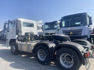 <span class=keywords><strong>Camion</strong></span> tracteur <span class=keywords><strong>d</strong></span>'<span class=keywords><strong>occasion</strong></span> Sinotruk 6x4 HOWO NX 371 ch pour travaux de génie civil en Afrique - Product Image 2
